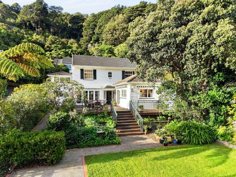 23 Walter Road, Lowry Bay, Lower Hutt
