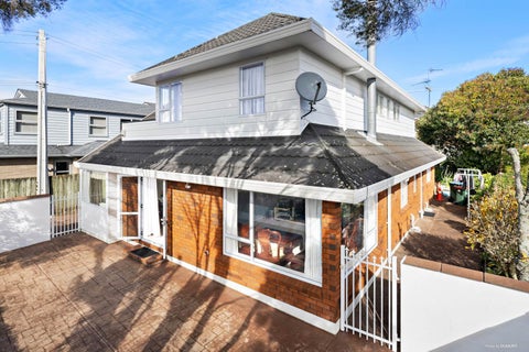 12B Stamford Park Road, Mount Roskill, Auckland
