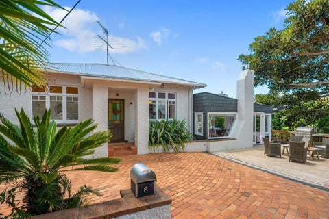 6 Mollyhawk Place, Birkenhead, Auckland