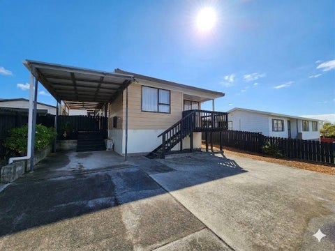 2/8 Silver Creek Road, Weymouth, Auckland