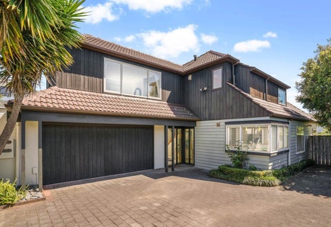 2/57 Kitchener Road, Milford, Auckland