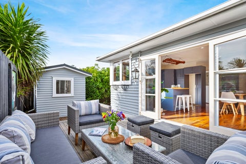 2/11A Knox Road, Swanson, Auckland