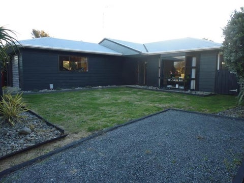 6 Ross Grove, Paraparaumu