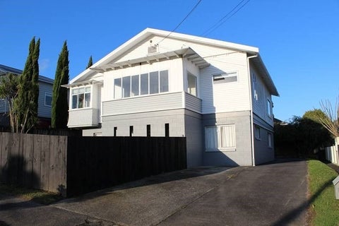 1/16 Wernham Place, Northcote, Auckland