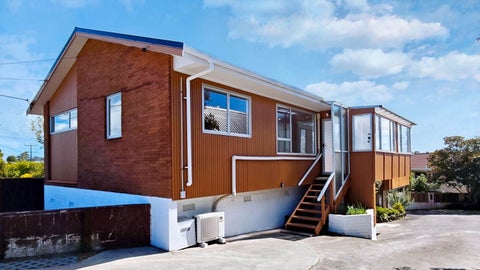 1/82 Pupuke Road, Hillcrest, Auckland