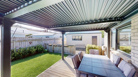 100A Queen Street West, Levin, Levin
