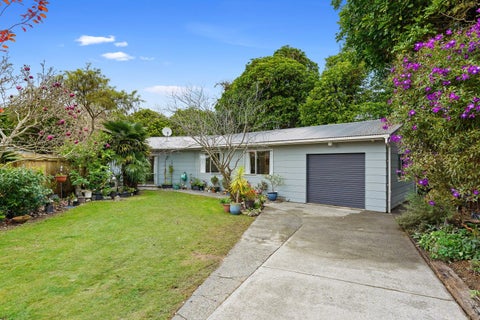 8 Aratika Crescent, Otaki