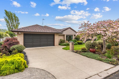 6 Matuhi Street, Waikanae