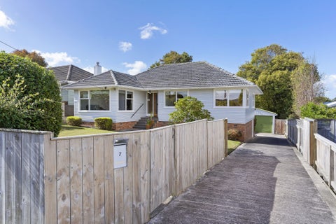 7 Tauhara Street, Green Bay, Auckland