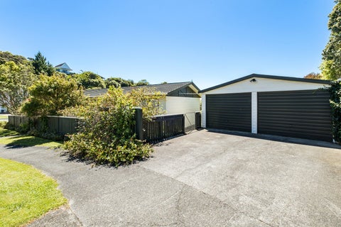 90 Omapere Street, Whitby, Porirua