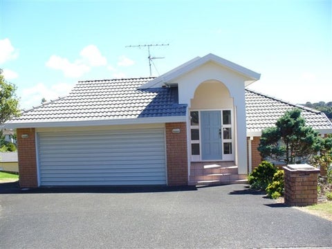 17 McFetridge Place, Hillcrest, Auckland