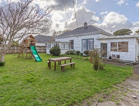 27 Tramway Road, Beach Haven, Auckland