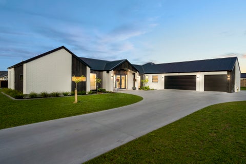 35 Sunline Drive, Leamington, Cambridge