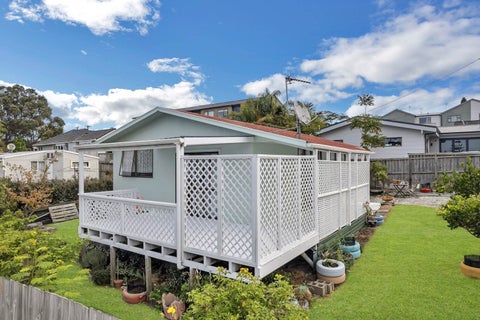 2/13 Lancaster Road, Beach Haven, Auckland