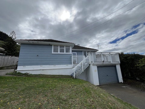 5 Wakefield Terrace, Tawa, Wellington