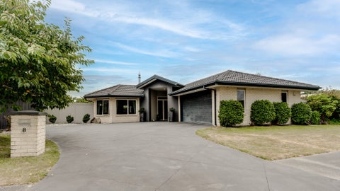 8 The Stables, Woodend, Woodend