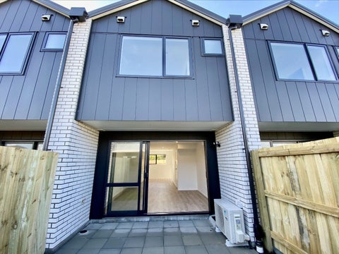 5/12 Enderby Drive, Te Atatu Peninsula, Auckland