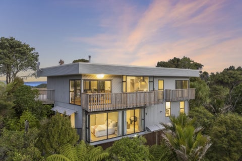 12 Victory Road, Laingholm, Auckland