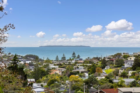 2/80 Matipo Road, Mairangi Bay, Auckland