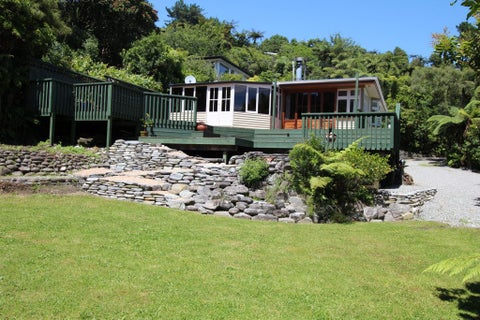 15 Weenink Road, Karoro, Greymouth