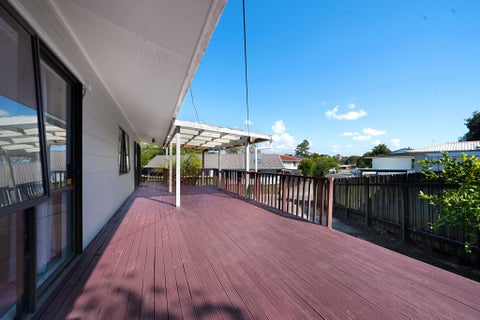 1/76 Chilcott Road, Henderson, Auckland