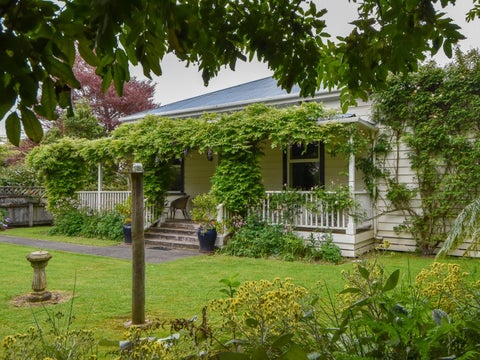 60 Kuratawhiti Street, Greytown