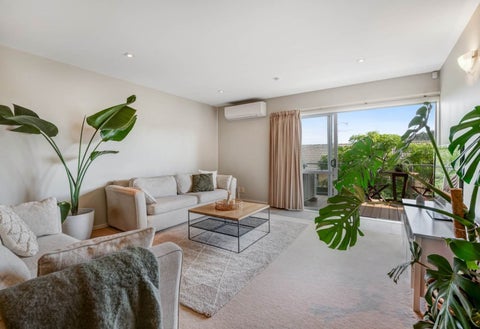 207/252 Centreway Road, Orewa, Orewa