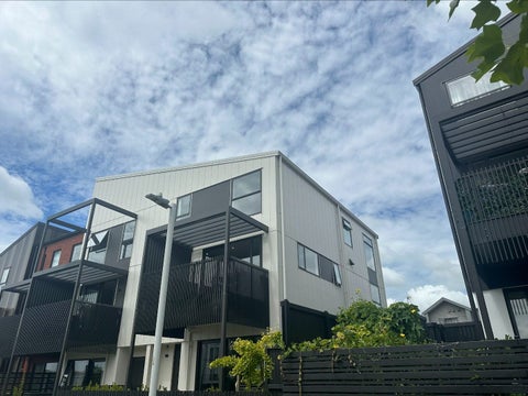 5/2 Rangitamiro Place, Hobsonville, Auckland