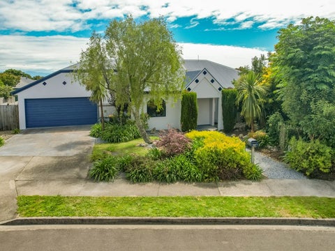 23 Maple Crescent, Richmond