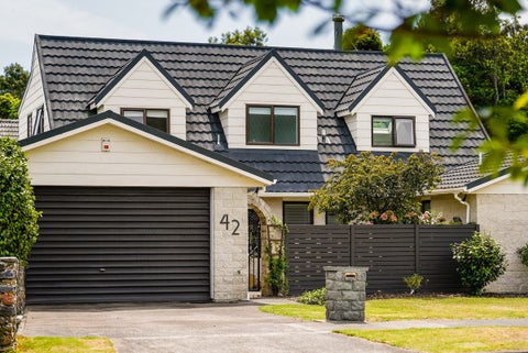 42 Awanui Drive, Waikanae, Waikanae