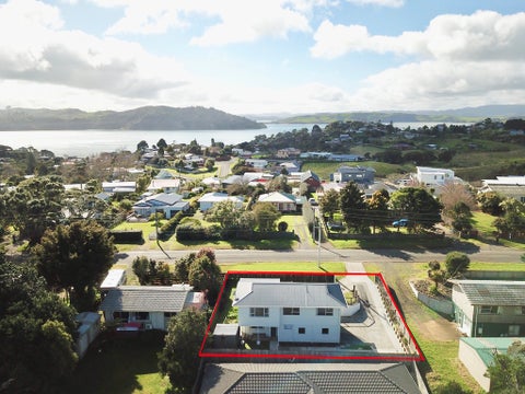 4 Lorenzen Bay Road, Raglan, Raglan