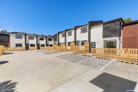 2/65A Hogans Road, Glenfield, Auckland