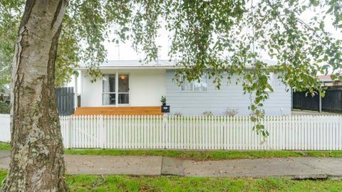 35 Suzanne Grove, Kelvin Grove, Palmerston North