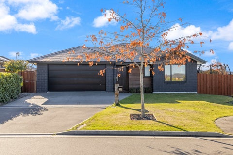 93 Sunline Avenue, Lincoln, Lincoln