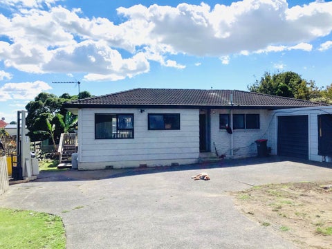 2/18 Frobisher Way, Clendon Park, Auckland