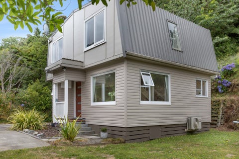 34 Lyndhurst Road, Tawa, Wellington