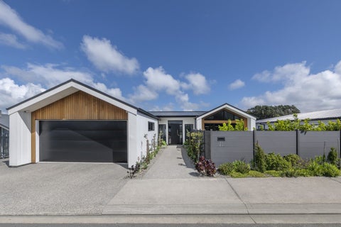 23 Promontory Crescent, Newlands, Wellington