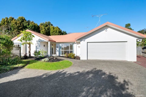 15 Esther Place, Red Beach, Red Beach