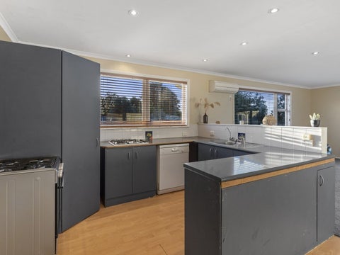 27 Eatwell Avenue, Paraparaumu Beach, Paraparaumu