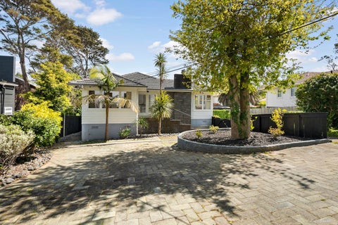 15A Forrest Hill Road, Milford, Auckland