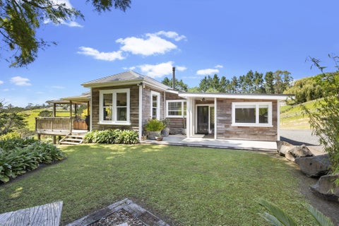 17 Amreins Road, Henderson