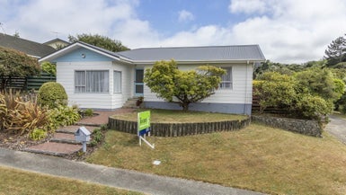 3 Woolwich Close, Whitby, Porirua