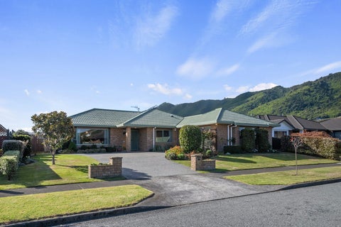 9 Cranbrook Grove, Waikanae