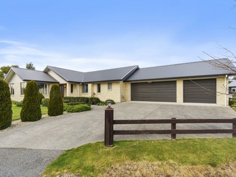 12 Cherry Lane, Martinborough