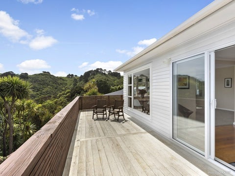 141 Nevay Road, Karaka Bays, Wellington
