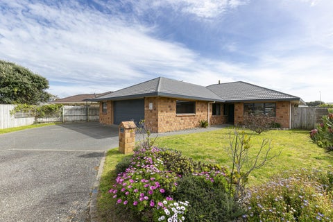 3 William Noel Place, Waikanae Beach, Waikanae