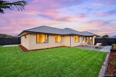 16 Excalibur Place, Burwood, Christchurch