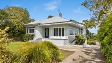 168 Seaview Road, Westown, New Plymouth