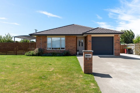 6 Madison Street, Carterton