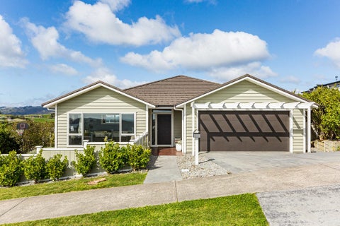 144 Endeavour Drive, Whitby, Porirua